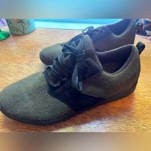 Duluth Women’s Hawk Ridge Sneaker 11